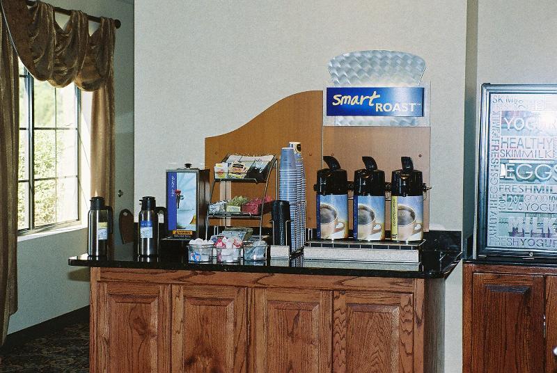 克尔维尔智选假日套房酒店 外观 照片